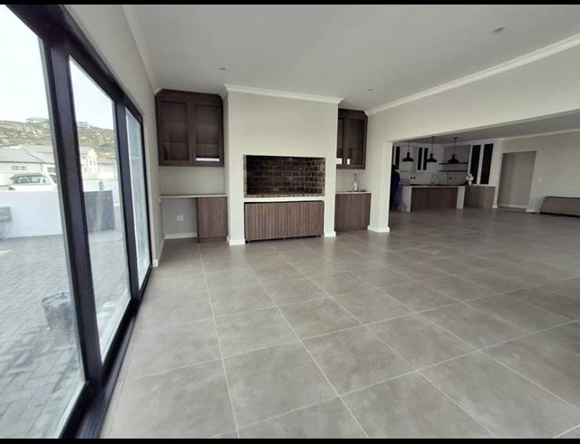 3 BEDROOM HOUSE FOR SALE IN SANDY POINT